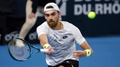 Benjamin Bonzi vs Nicolas Jarry Prediction, Stats, Form, H2H, 12/31/24